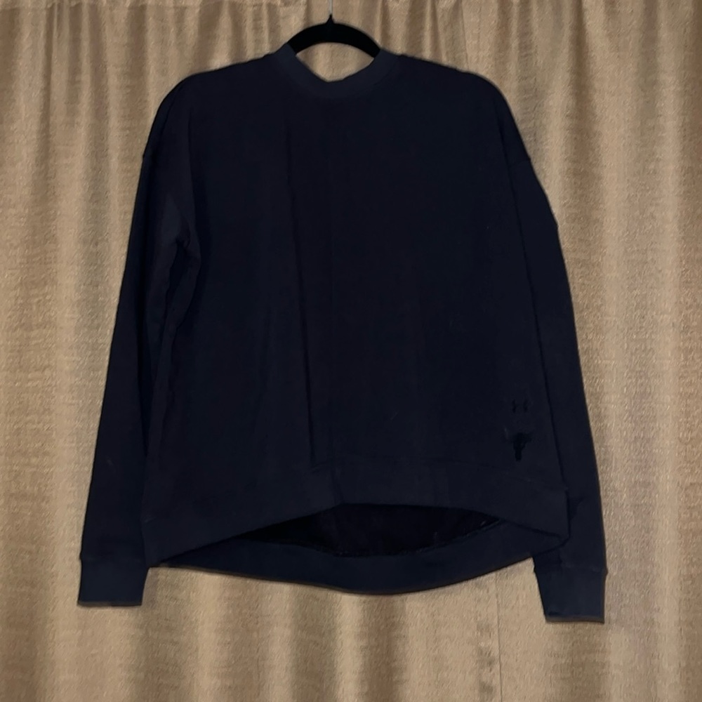 Sweatshirt.